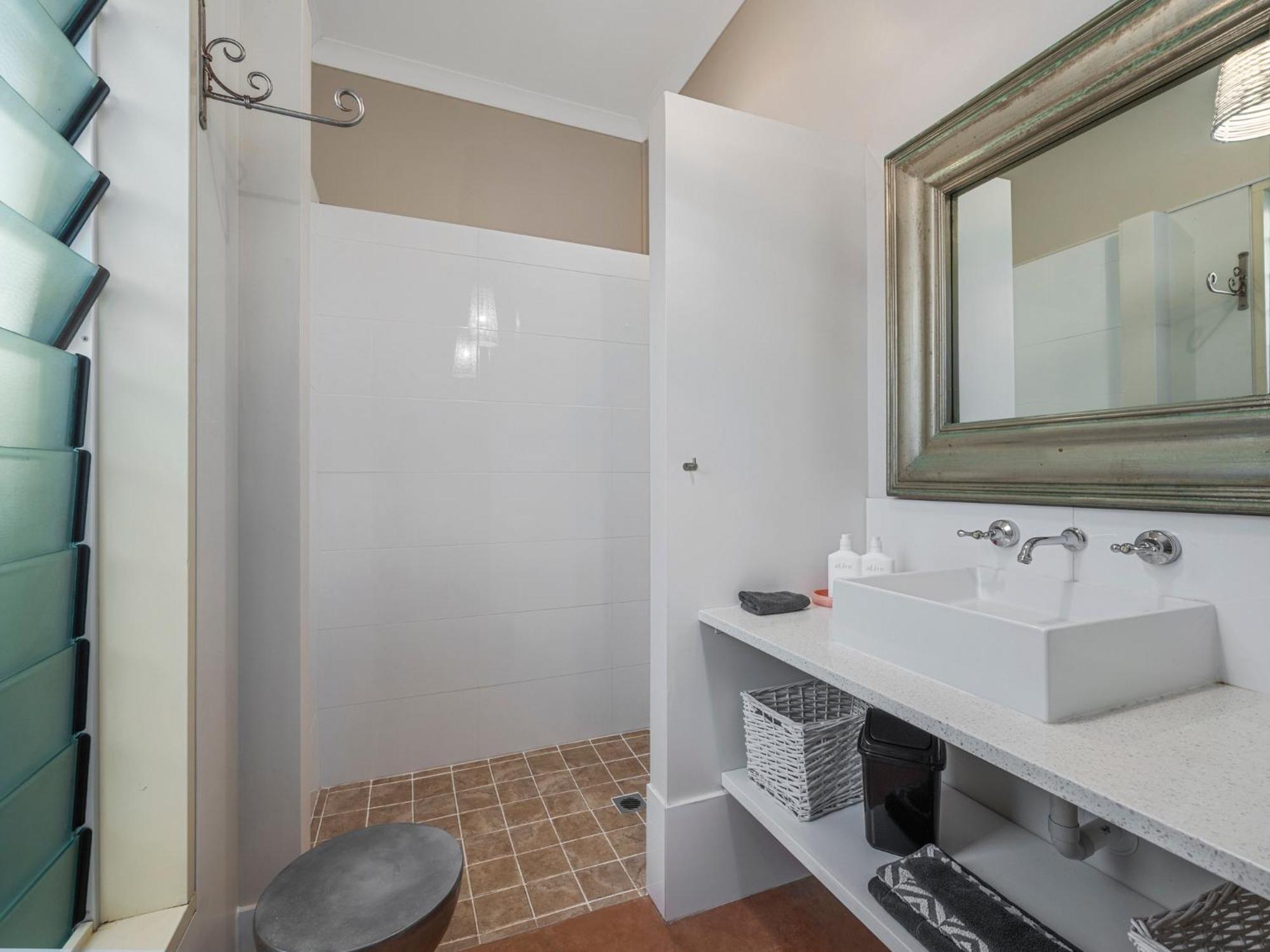Shorebreak Studio Apartments Сапфайър Бийч Екстериор снимка